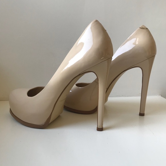 Kelsi Dagger Linzy Pump - Picture 2 of 8